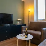 Business House Апартаменты *