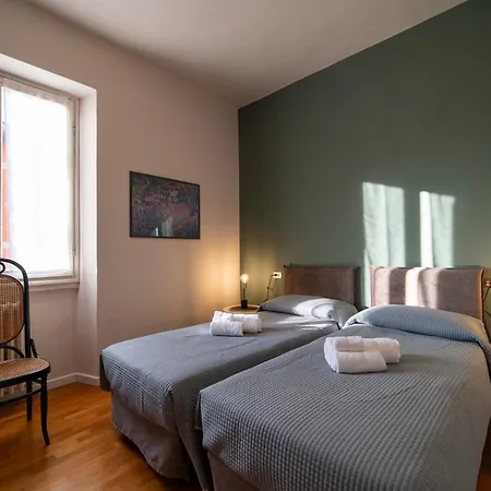 Business House * Costa Volpino